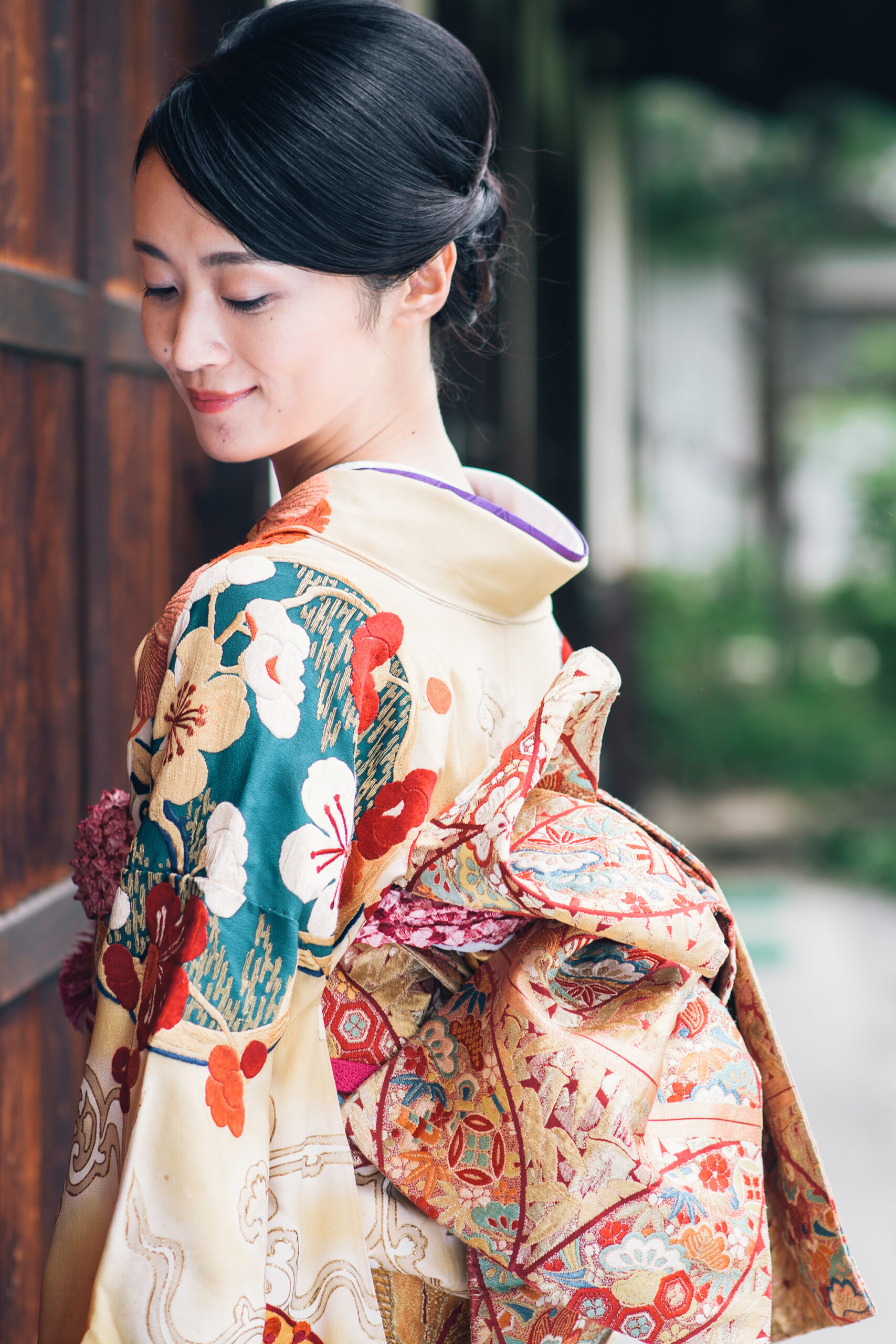 華やかな花柄 丸帯　全通　きもの　帯　リメイク　おしゃれ　和服　和装 華やかな花柄 丸帯 全通 きもの 帯 リメイク おしゃれ 和服 和装
