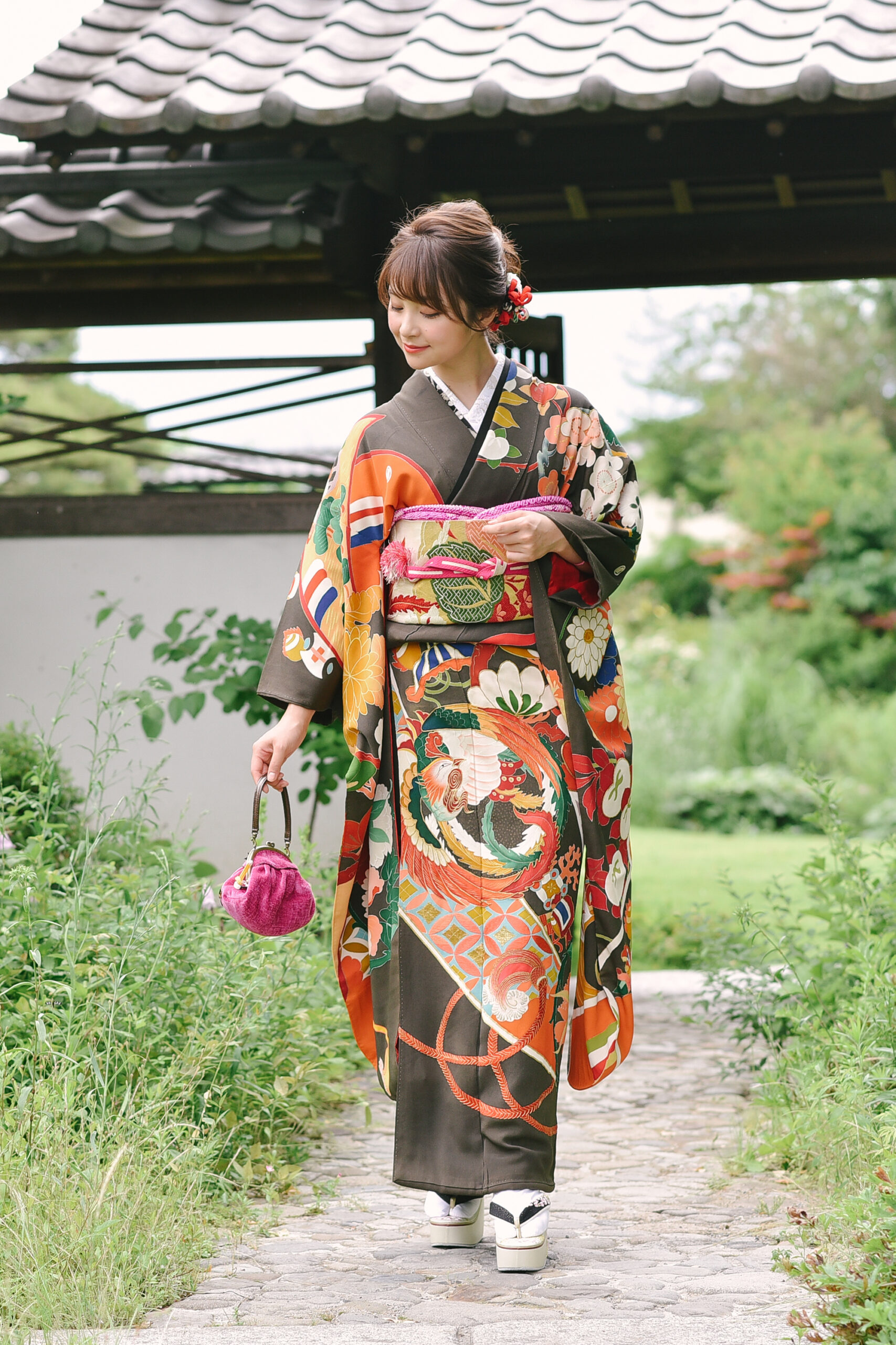 焦茶地の花柄着物と紫色波模様の着物 焦茶地の花柄着物と紫色波模様の着物 （WAnocoto公式オンライン