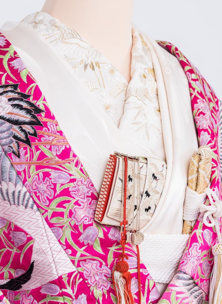 婚礼衣装】ピンクの色打掛ってどう？和装における立ち位置と選び方