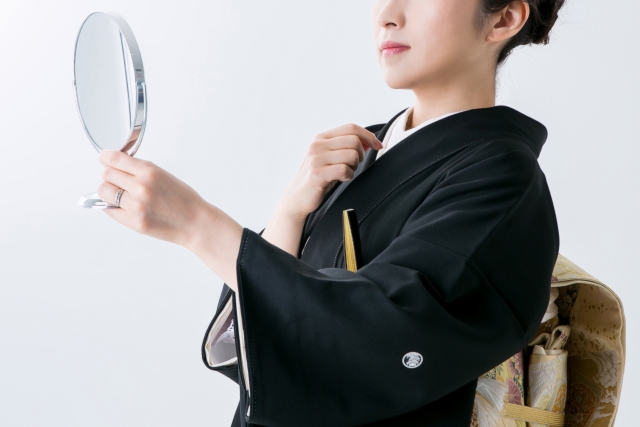 黒留袖を美しく着こなすために | 着付け方と応用、レンタル活用術 黒留袖を美しく着こなすために | 着付け方と応用、レンタル活用術