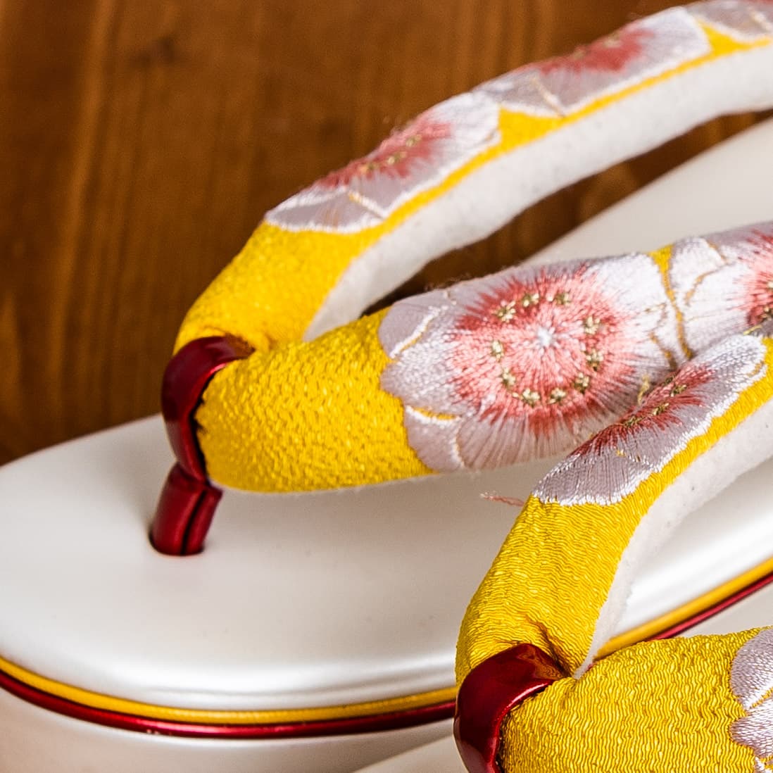 着物のプロが監修】草履・下駄・雪駄の選び方：和装初心者のための