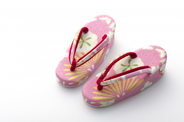 七五三 3歳 正絹 アンティーク 着物 被布 草履 バッグ セット 七五三 3歳 正絹 アンティーク 着物 被布 草履 バッグ セット